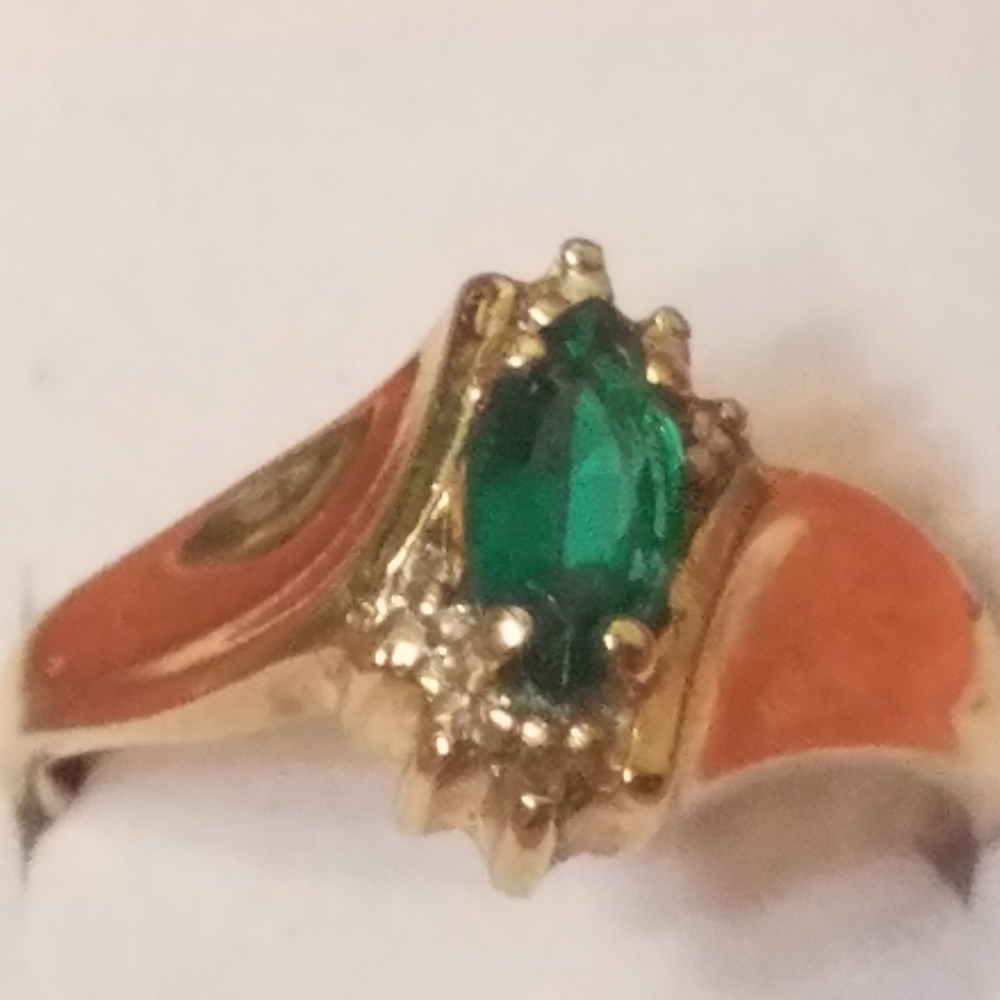 Lab Created Emerald Ring - Picture 4 of 7
